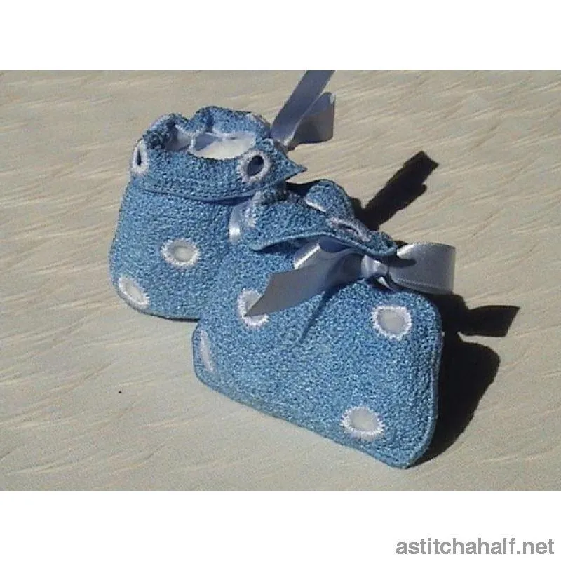 Freestanding Lace Baby Booties