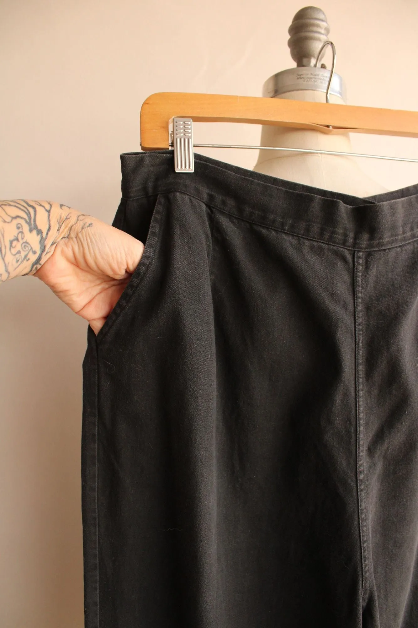 Vintage 1950s Volup Size Alfred Paquette Black Capri Pants